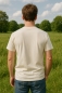 Preview: T-Shirt mit Bienen Illustration –OFF WHITE Handbedrucktes Unisex Bio-Shirt aus fairer Produktion