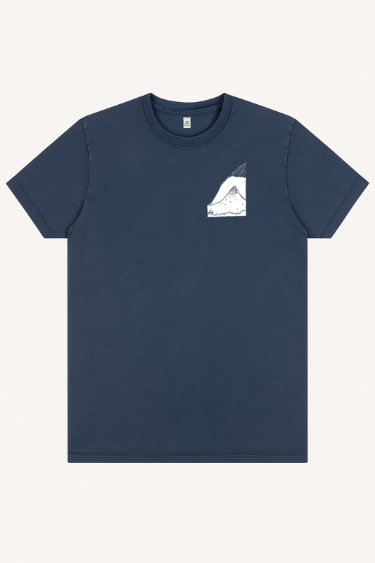 Unisex T-Shirt „Bergpanorama“ – Stone Washed Denim Blue, Bio-Baumwolle, Earth Positive