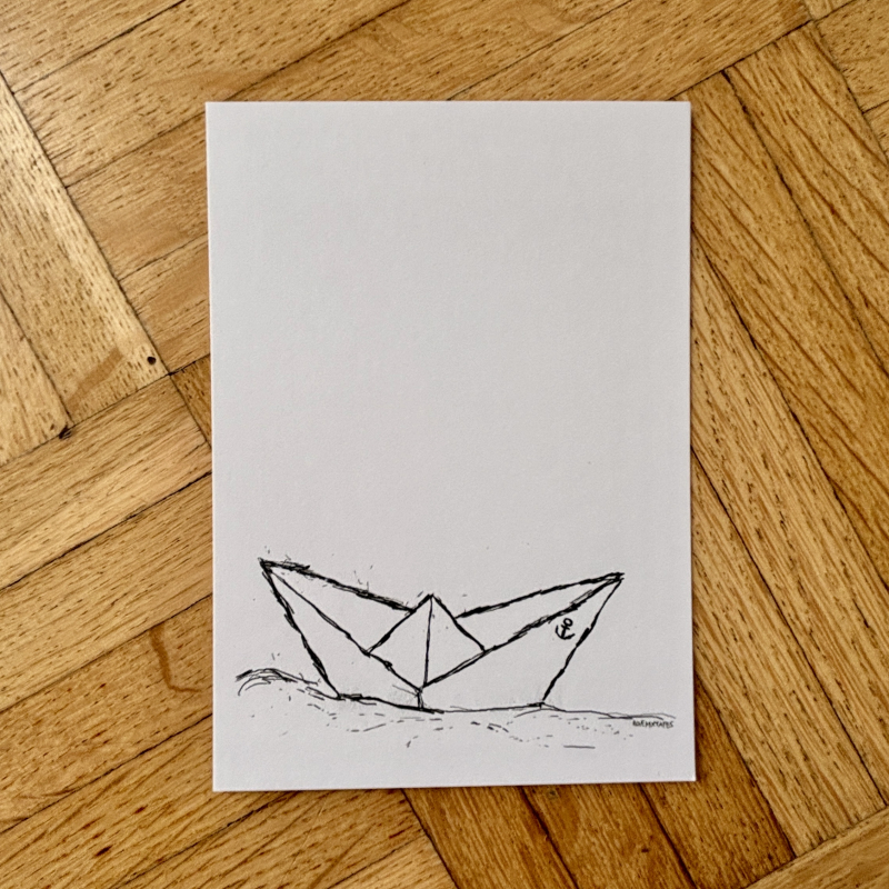 Postkarte „Paperboat“ – handgezeichnetes Papierboot | Minimalistisches maritimes Design | 350 g Offsetpapier DIN A6