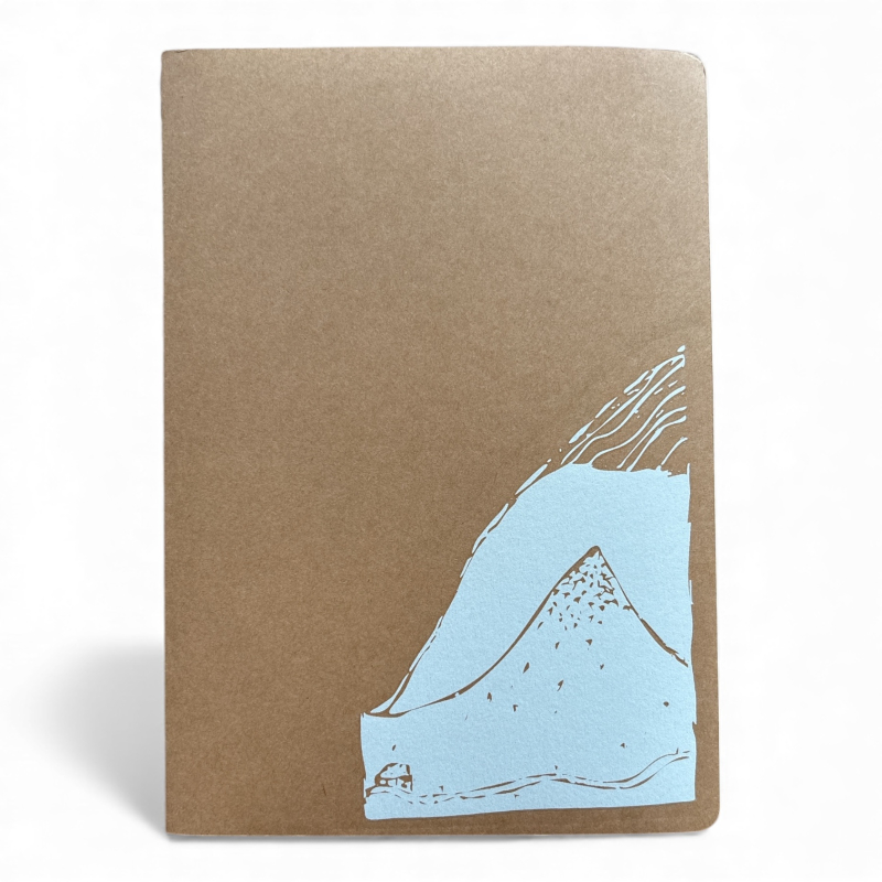 Notizbuch A5 | Bergwelt | Handbedruckt im Siebdruck | Kraftpapier | Gepunktet | 32 Seiten | FSC-zertifiziert | Handmade