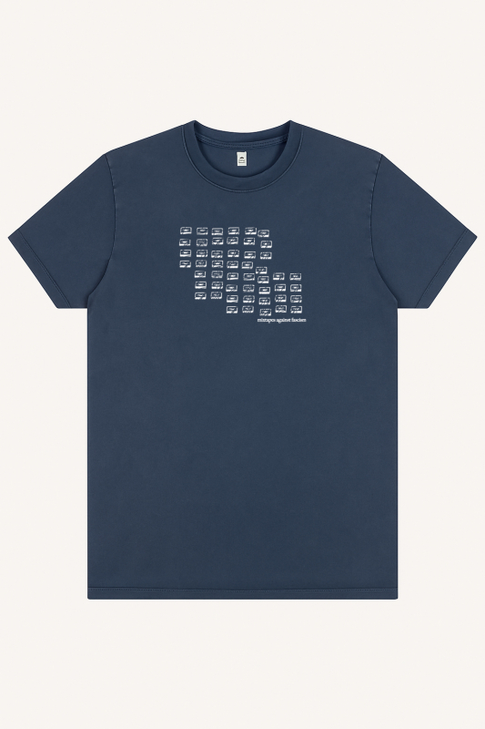 Unisex T-Shirt „Mixtapes Against Fascism“ – Stone Washed Denim Blue, Bio-Baumwolle, Earth Positive