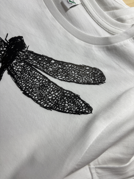 Bio T-Shirt Libelle Damen – handbedruckt & nachhaltig, Weiß
