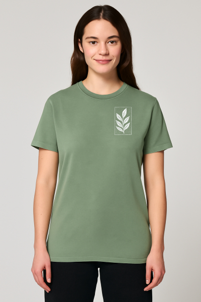 Unisex T-Shirt „Der Zweig“ – Stone Washed Sage Green, Bio-Baumwolle, Earth Positive