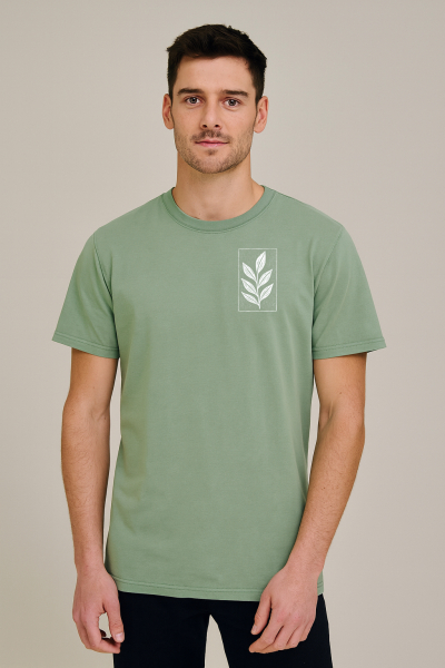 Unisex T-Shirt „Der Zweig“ – Stone Washed Sage Green, Bio-Baumwolle, Earth Positive