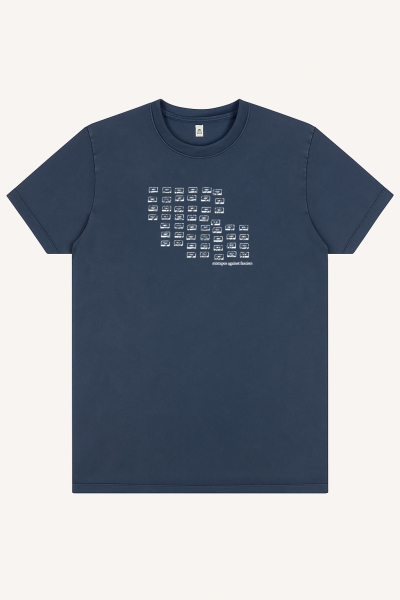 Unisex T-Shirt „Mixtapes Against Fascism“ – Stone Washed Denim Blue, Bio-Baumwolle, Earth Positive