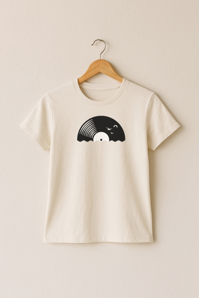 Damen T-Shirt mit Vinyl Sun Schallplatten Motiv aus Bio-Baumwolle – Musik & Retro Look – Fair & Nachhaltig